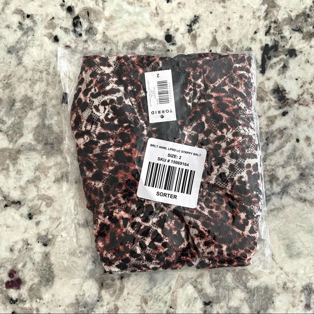 Torrid Lace Up Bralette - Leopard 2X NWT - Picture 4 of 8